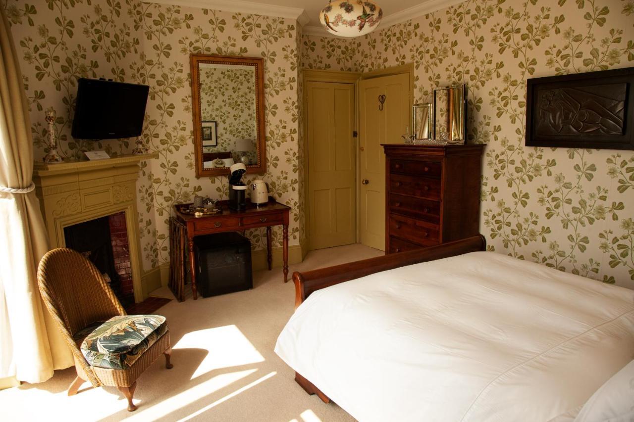 St Katharine'S House Bed and Breakfast Milford Haven Eksteriør billede